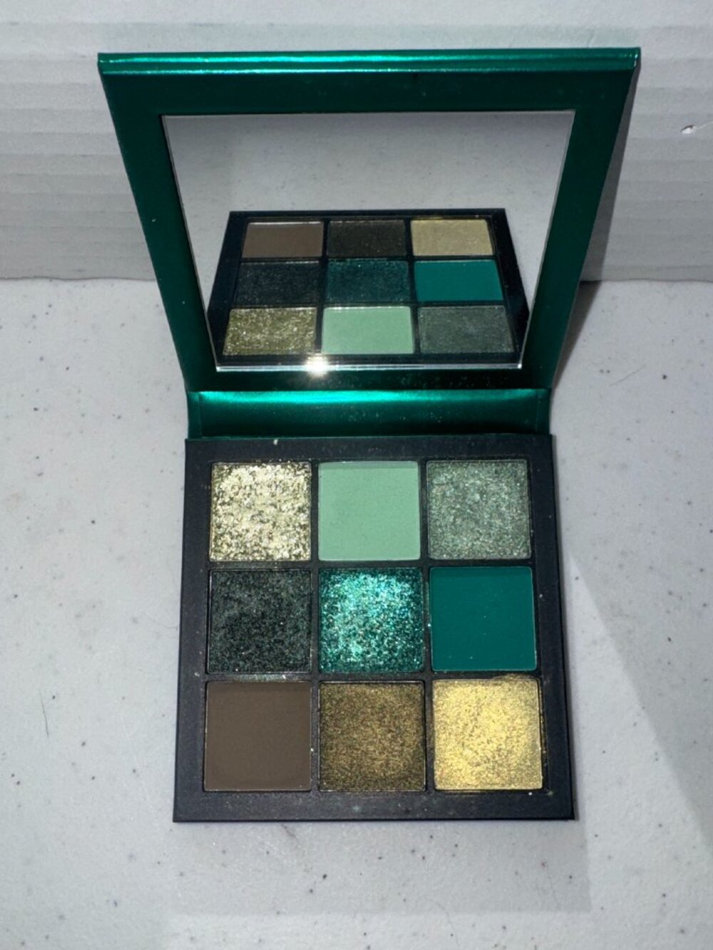 HUDA BEAUTY Obsessions Eyeshadow Palette (Emerald)